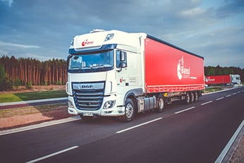 We specialize in international transport on the Poland - Spain / Portugal - Poland routes. With a fleet of 180 transport units, we provide KPI at 99%.